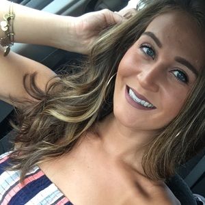 Meet your Posher, Adriana